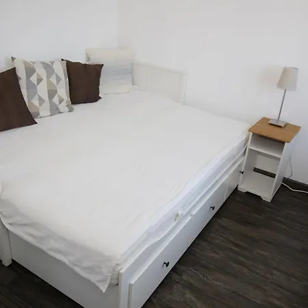 Apartment Kitty - Parterre Appartement-fewo- Dusche Oder Bad- Wc 4-bettwohnung By Interhome *