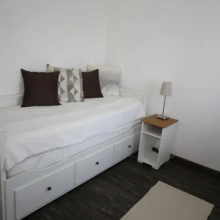 Kitty - Parterre Appartement-fewo- Dusche Oder Bad- Wc 4-bettwohnung By Interhome Saanen